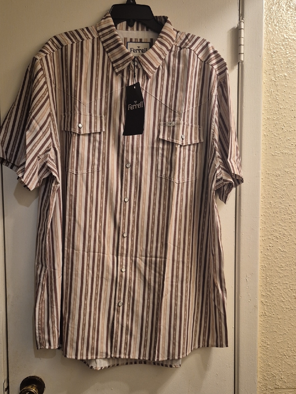 Men's Short-Sleeve Striped Button-Down Shirt in Brown and Cream